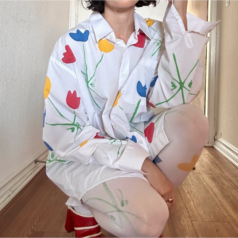 Handpainted Flower Button Down W/ Matching Tights - image 3